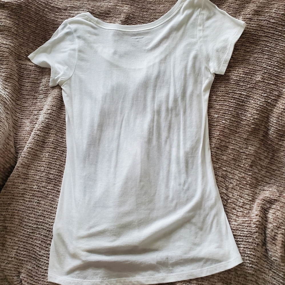 NWT Express Lacey Printed Skeleton Rib Design T-shirt Sz Small - Picture 3 of 4
